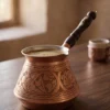 El yapımı bakır cezve — Elit Külhan Bakır Cezve 3 No 7 Fincan Oyma İşleme Skoç — Türk kahvesi pişirme ve servisi — BakırBul