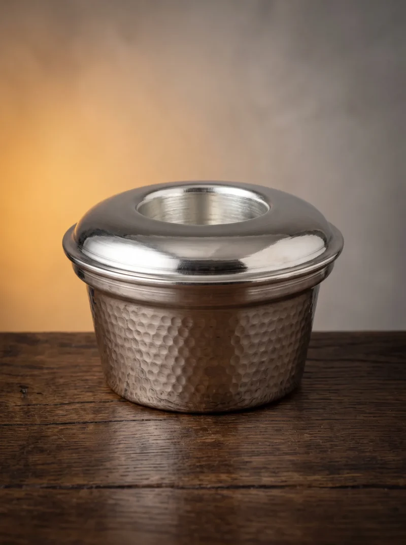 jelli-ehlikeyf-makine-dovme-nikel-bb3303-2-sahne-1 El yapımı bakır ürün — Jelli Bakır Ehlikeyf Makine Dövme Nikel — sofrada bardağı soğuk tutan sunum — BakırBul