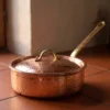 karniyarik-tencere-tek-kulp-8-no-30-cm-el-dovme-kirmizi-bb8201-1-sahne-1 El yapımı bakır tencere — Karnıyarık Bakır Tencere Tek Kulp 8 No 30 cm El Dövme Kırmızı — yemek pişirme ve sofrada servis — BakırBul
