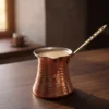El yapımı bakır cezve — Kervan Bakır Cezve 6 No İnce 6 Fincan Makine Dövme Kırmızı — Türk kahvesi pişirme ve servisi — BakırBul