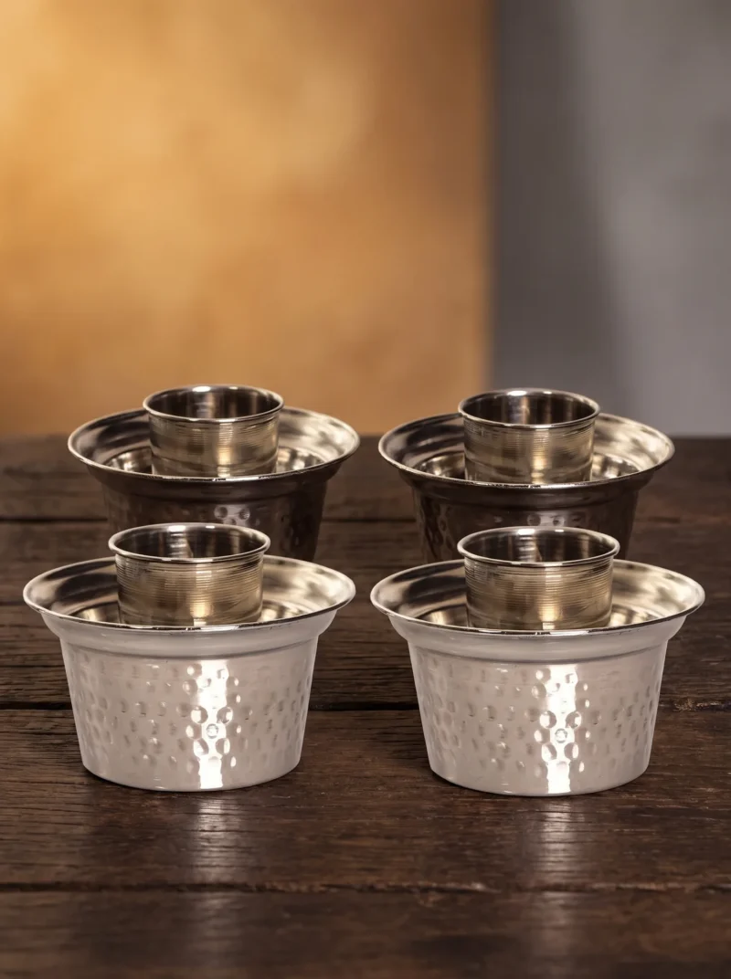klasik-bakir-ehlikeyf-makine-dovme-4lu-takim-nikel-bb3300-42-sahne-1 El yapımı bakır ürün — Klasik Bakır Ehlikeyf Makine Dövme 4'lü Takım Nikel — sofrada bardağı soğuk tutan sunum — BakırBul