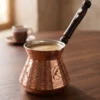 El yapımı bakır cezve — Külhan Bakır Cezve 3 No 7 Fincan Oyma İşleme Kırmızı — Türk kahvesi pişirme ve servisi — BakırBul