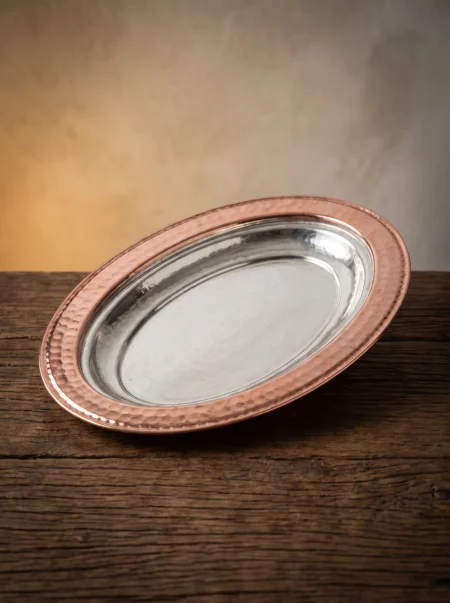 piyade-iskender-kebap-kayik-sunum-tabagi-40-cm-el-dovme-kirmizi-bb4416-1-sahne-1 El yapımı bakır tabak — Bakır Piyade İskender Kebap Kayık Sunum Tabağı 40 cm El Dövme Kırmızı — İskender ve ızgara yemeklerin sofrada sunumu — BakırBul