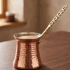 sultan-cezve-1-no-ince-pirinc-kulp-2-fincan-makine-dovme-kirmizi-bb1200-1-sahne-1 El yapımı bakır cezve — Sultan Bakır Cezve 1 No İnce Pirinç Kulp 2 Fincan Makine Dövme Kırmızı — Türk kahvesi pişirme ve servisi — BakırBul