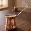 El yapımı bakır cezve — Sultan Bakır Cezve 1 No Kalın Pirinç Kulp 2 Fincan Makine Dövme Kırmızı — Türk kahvesi pişirme ve servisi — BakırBul