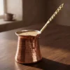 El yapımı bakır cezve — Sultan Bakır Cezve 3 No Kalın Pirinç Kulp 4 Fincan Makine Dövme Kırmızı — Türk kahvesi pişirme ve servisi — BakırBul