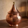 tabbal-kubbe-baharatlik-el-dovme-kirmizi-bb0013-1-sahne-1 El yapımı bakır ürün — Tabbal Kubbe Bakır Baharatlık El Dövme Kırmızı — baharat saklama ve mutfakta sergileme — BakırBul