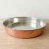 yanyana-yuvarlak-firin-tepsisi-30-cm-el-dovme-kirmizi-bb4823-1-sahne-1 El yapımı bakır tepsi — Bakır Yanyana Yuvarlak Fırın Tepsisi 30 cm El Dövme Kırmızı — fırında pişirme ve servis — BakırBul